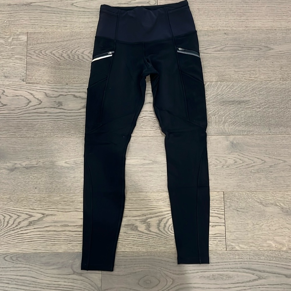LuluLemon women’s leggings. Sz 8.
